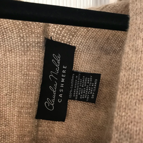 Beautiful Nantucket cashmere poncho - Picture 3 of 3